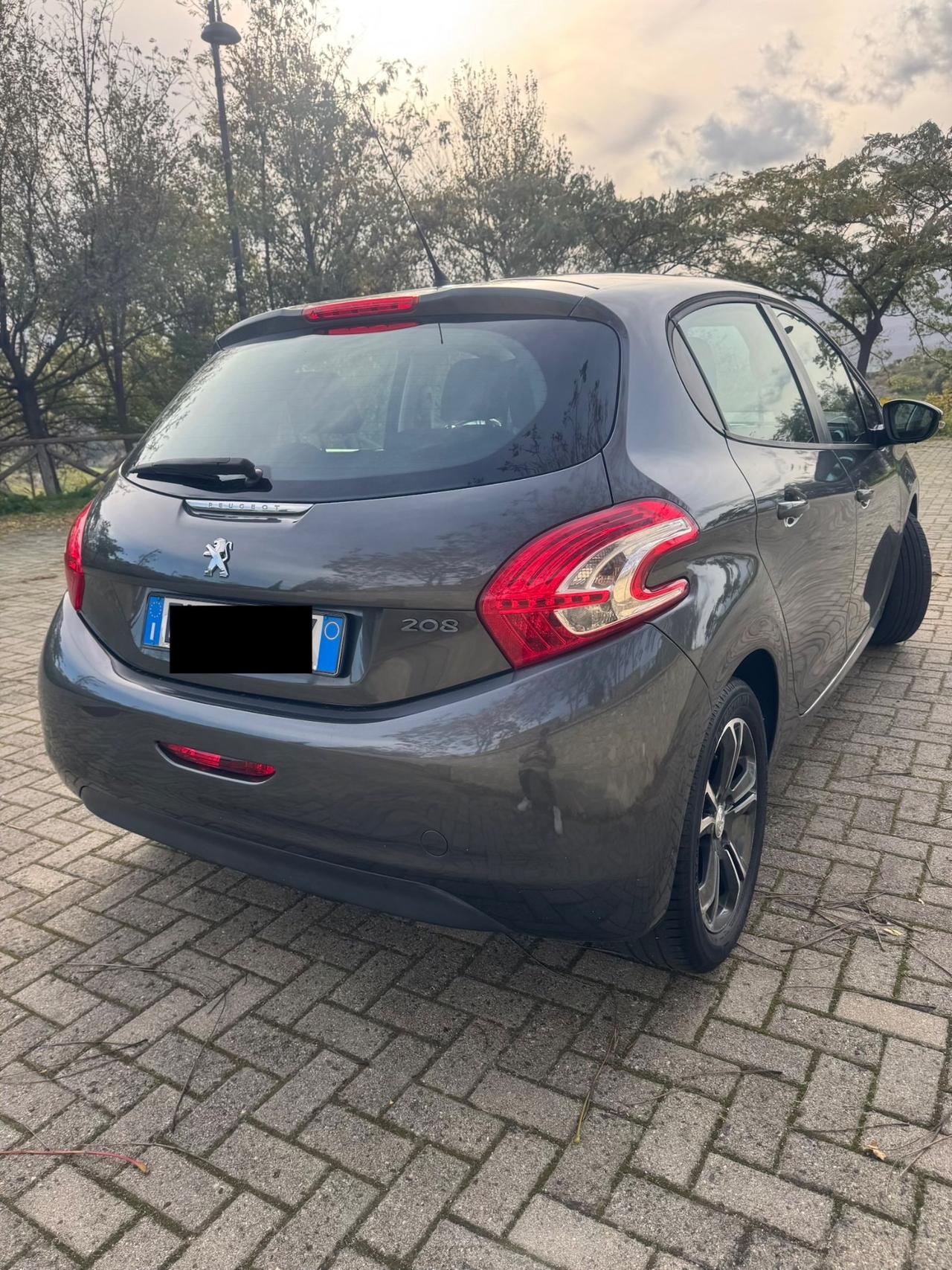 Peugeot 208 1.4 HDi 68Cv 2015