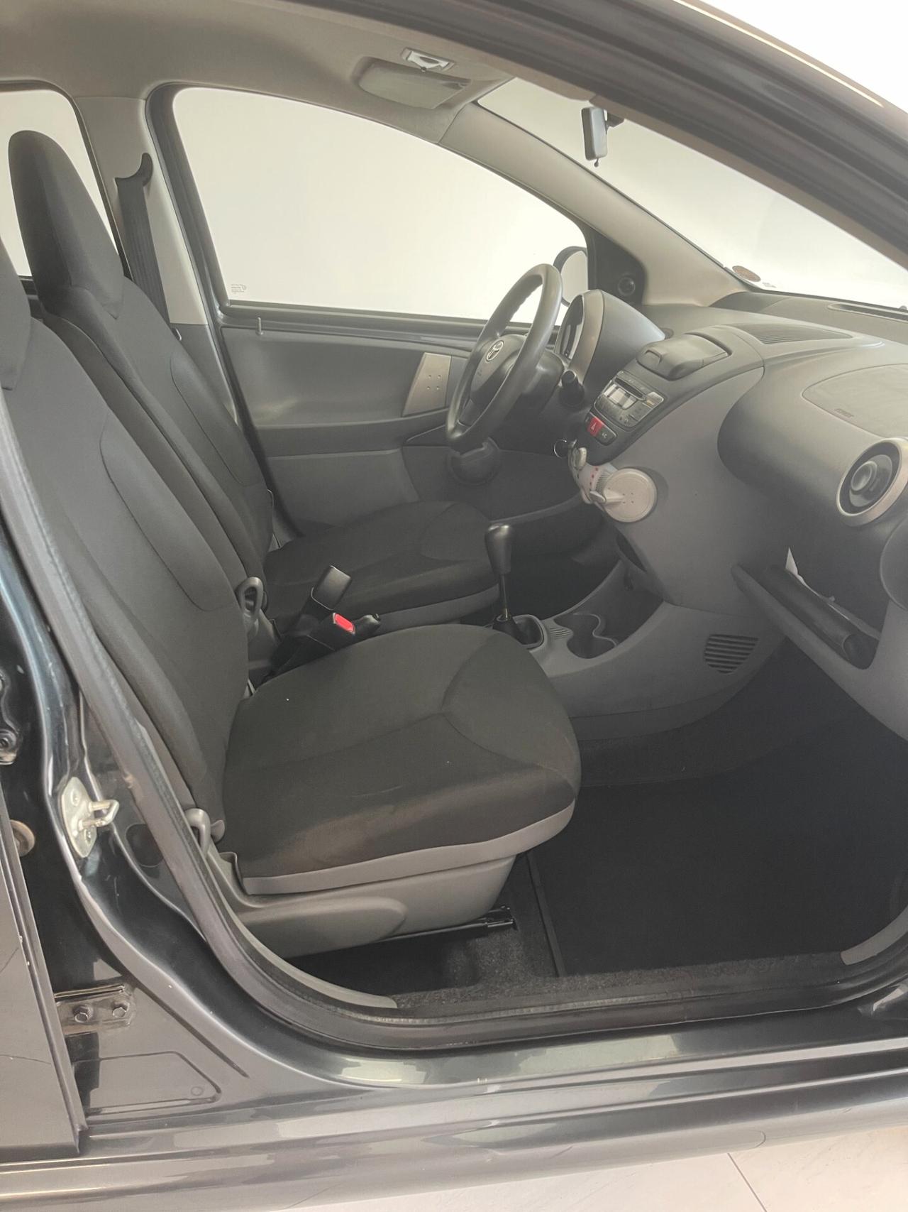 Toyota Aygo 1.0 12V VVT-i 5 porte Lounge Connect
