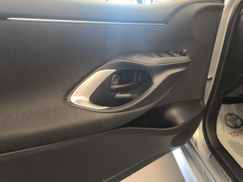 Toyota Yaris Hybrid Trend MY22