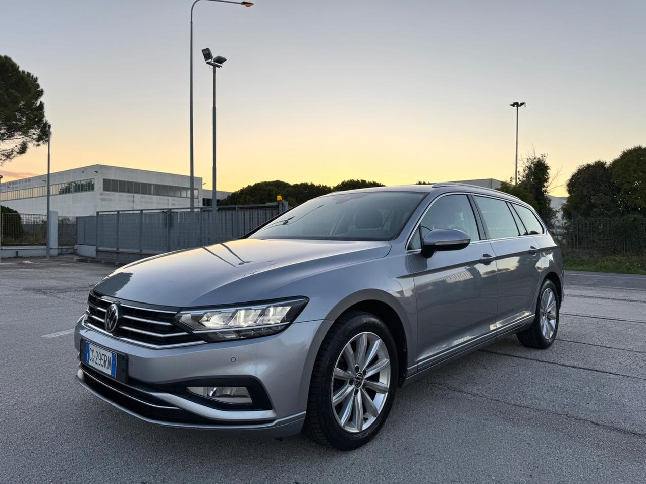 VOLKSWAGEN PASSAT Variant 2.0 Tdi Evo-Led Carplay 17