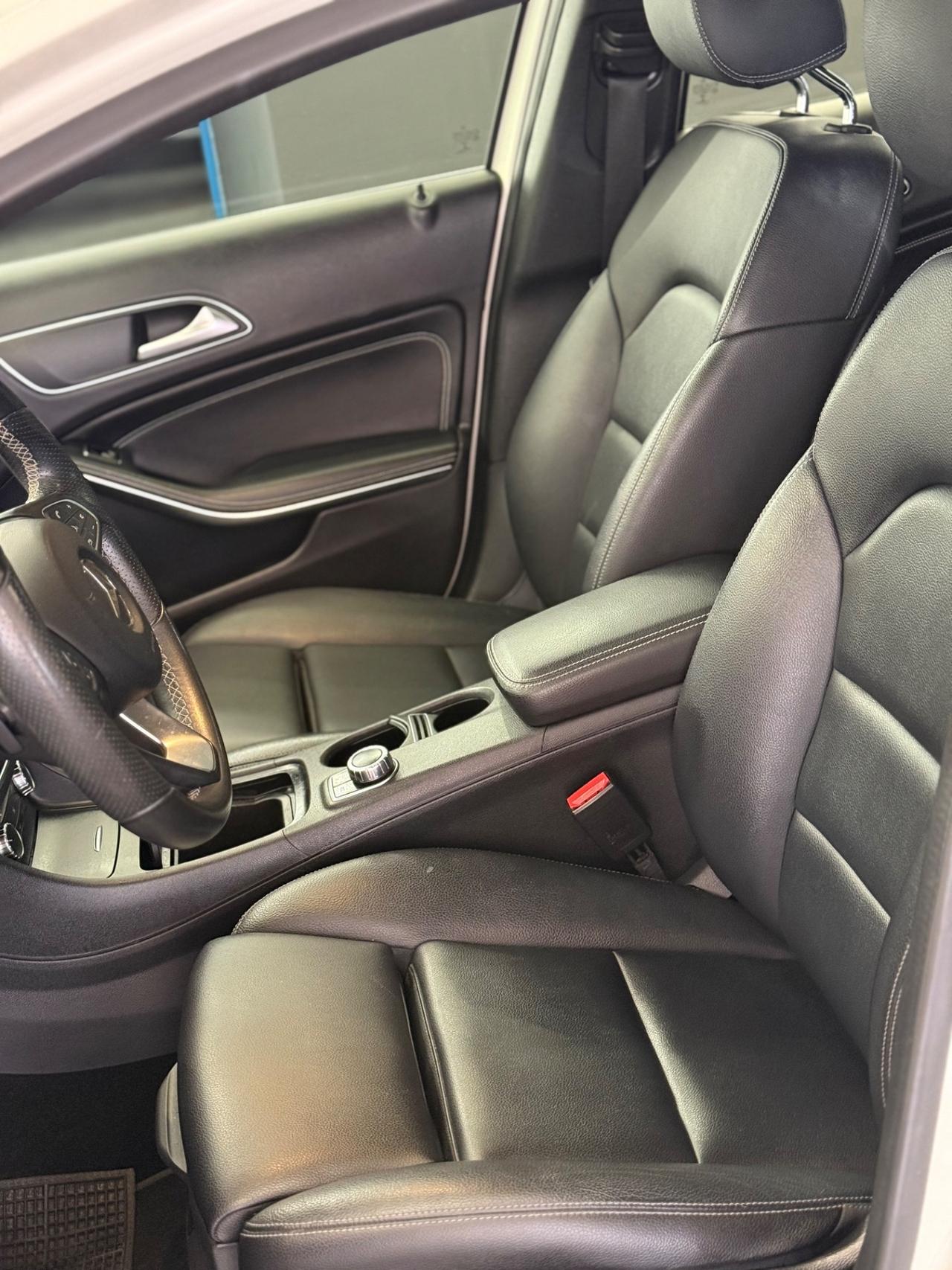 Mercedes-benz GLA 200 d Automatic Enduro Activity