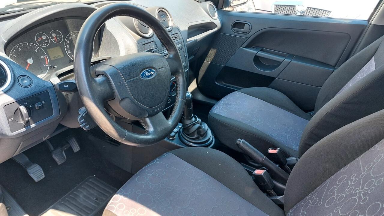Ford Fiesta 1.2 16V 5p. Ghia GPL