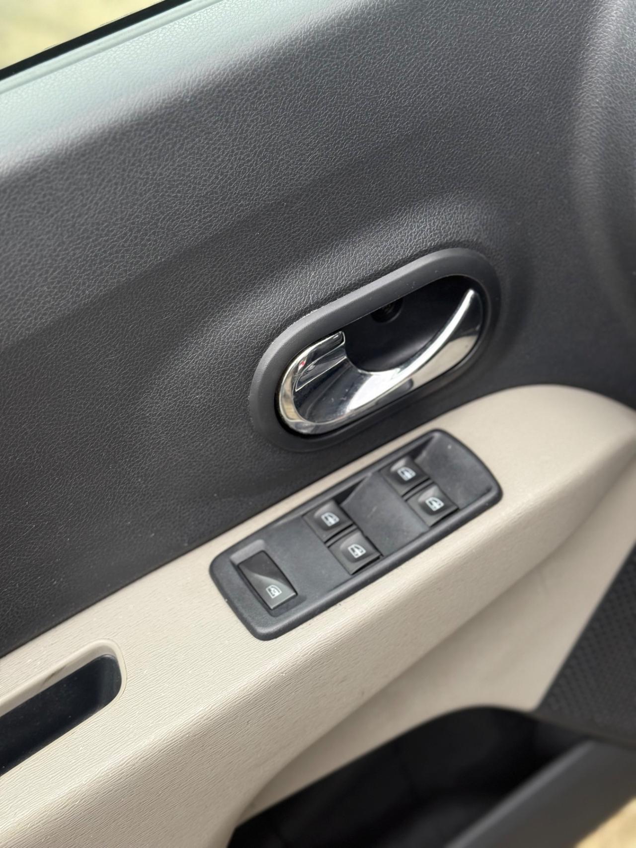 Dacia Lodgy 7 POSTI 1.5 DIESEL POCHI KM NEOPATENTATI