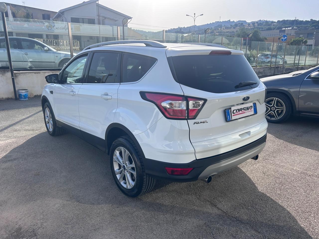 Ford Kuga 1.5 TDCI 120 CV S&S 2WD Powershift Titanium