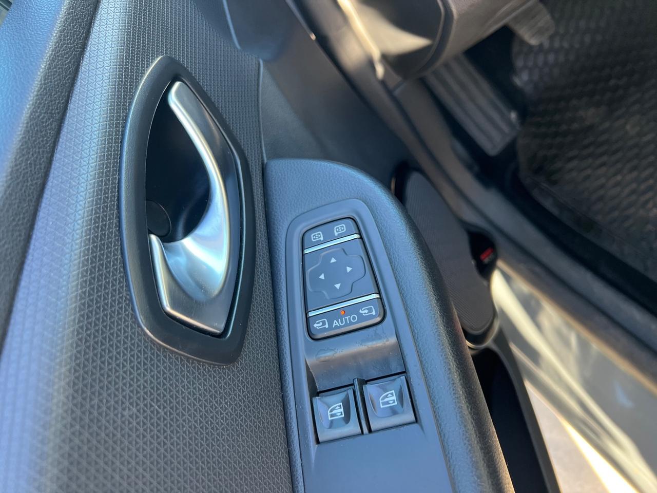 Renault Clio dCi 8V 75 CV 5 porte Moschino Life