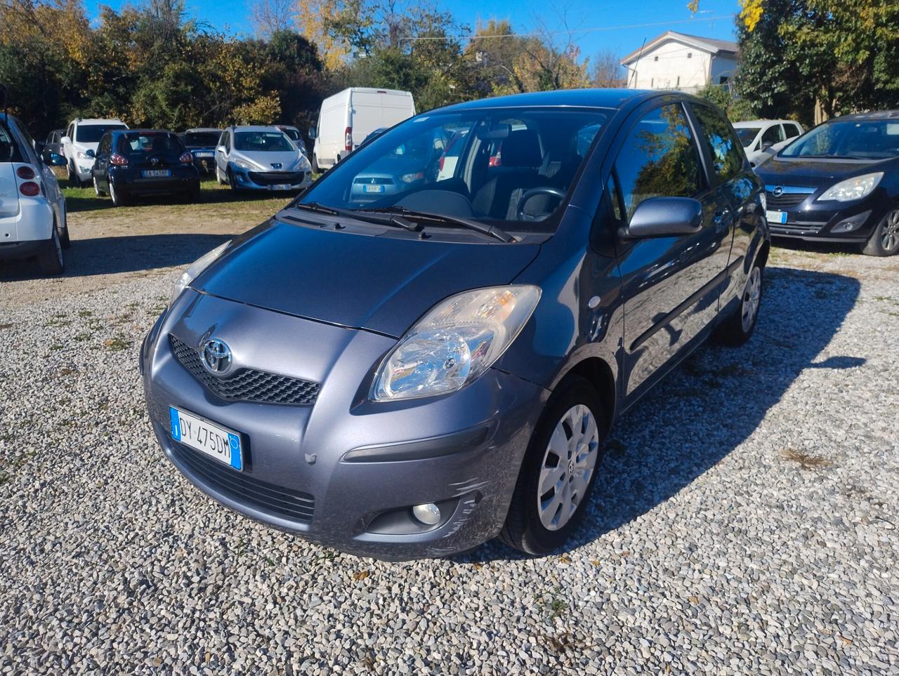 Toyota Yaris 1.0 3 porte Sol