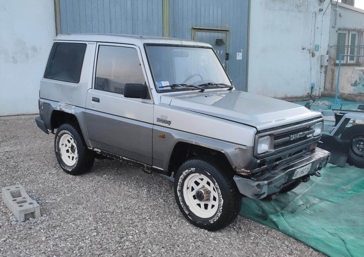 Daihatsu Rocky 2.8 TD Metal Top Autocarro corto F70L-T/N Unico Proprietario FUORISTRADA PER INTENDITORI