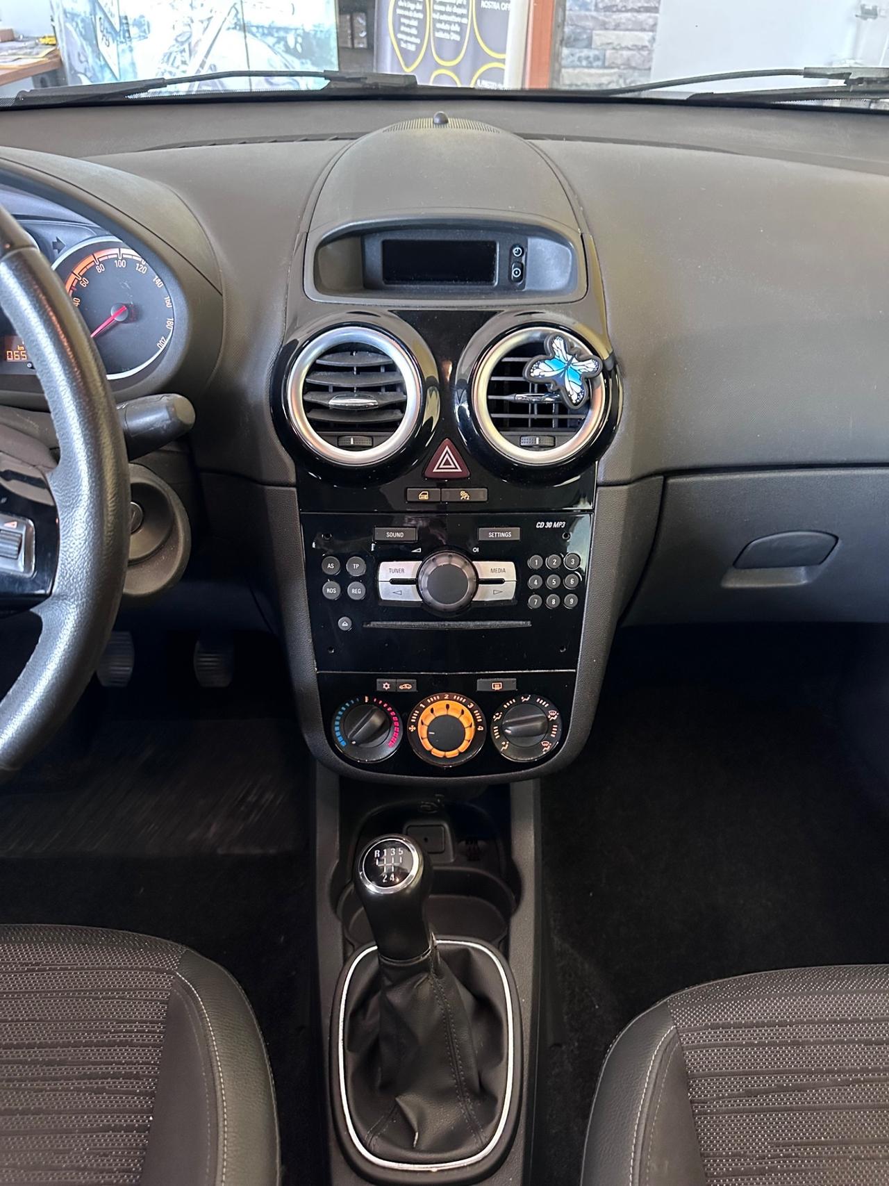 Opel Corsa 1.2benz. 65.000km