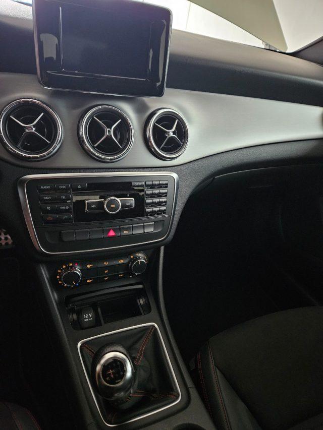 MERCEDES-BENZ CLA 200 Premium CC1800