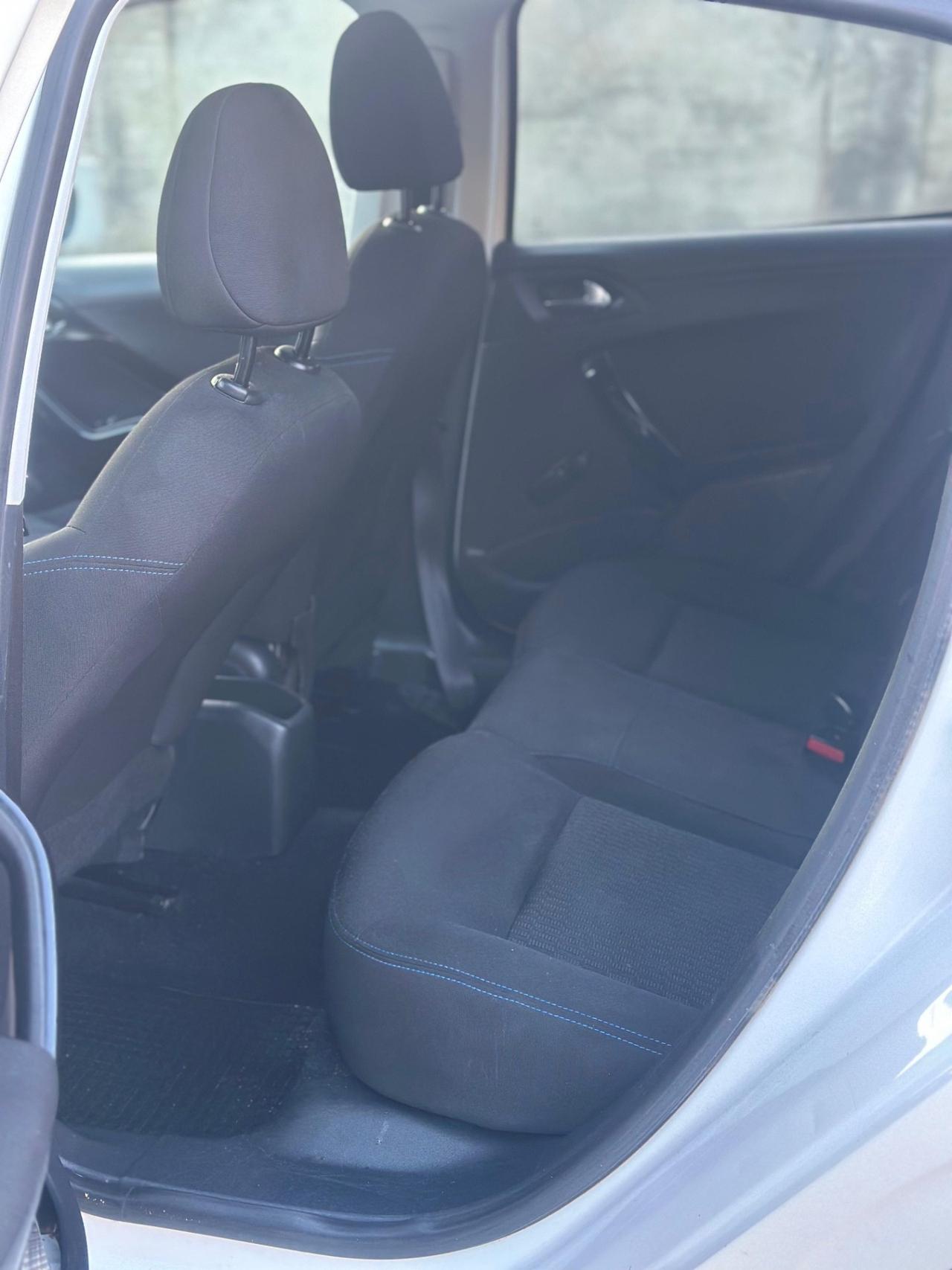 Peugeot 208 PureTech 82 Stop&Start 5 porte Signature