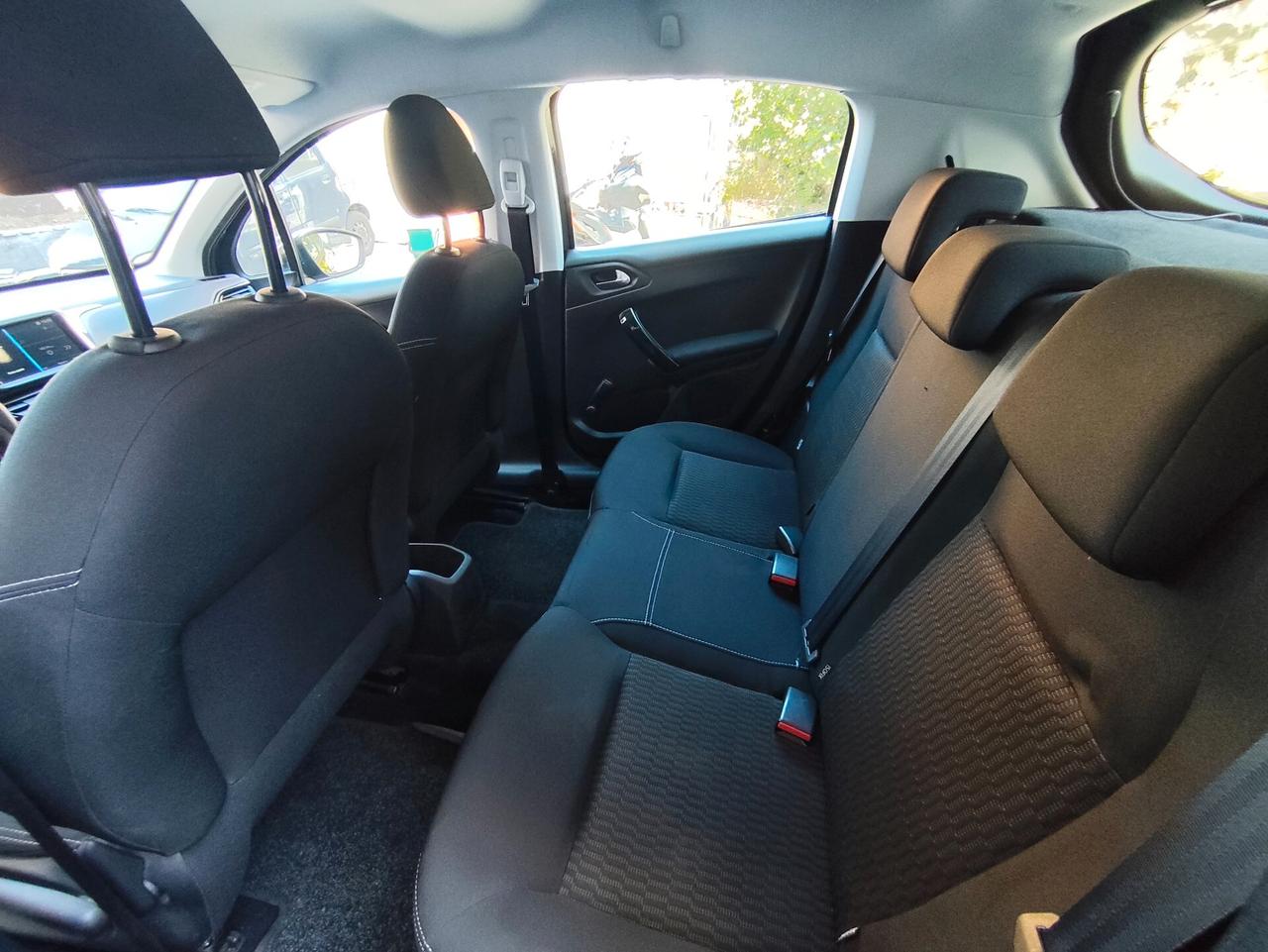 Peugeot 208 1.2 benzina 2018 solo 78.000 km