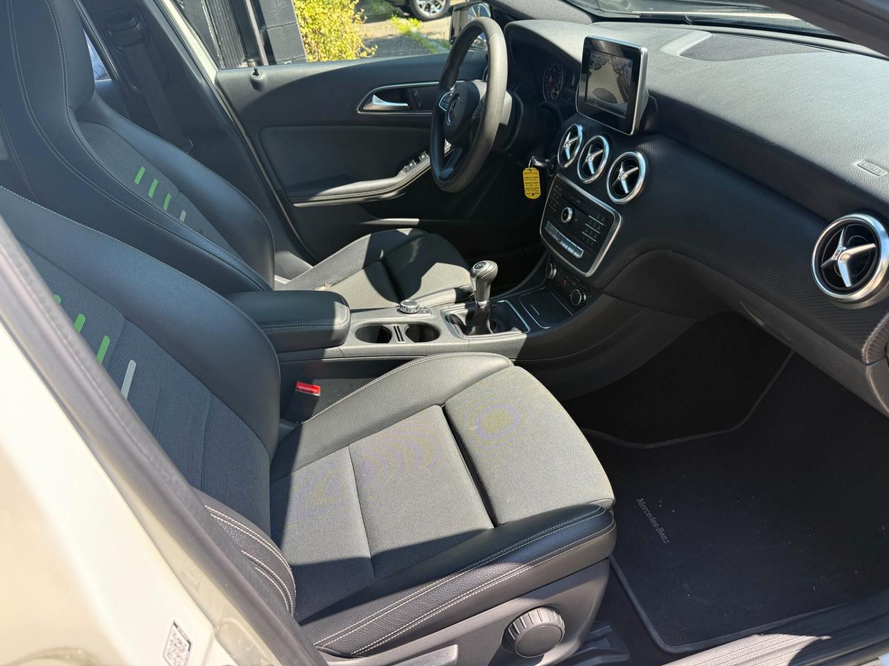 Mercedes-benz A 180 A 180 d Premium