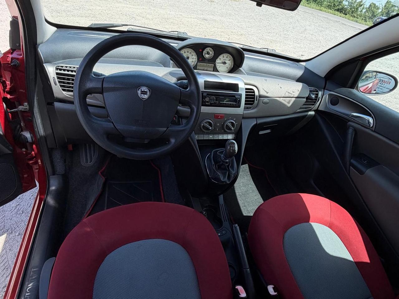 Lancia Ypsilon 1.2 16V Oro