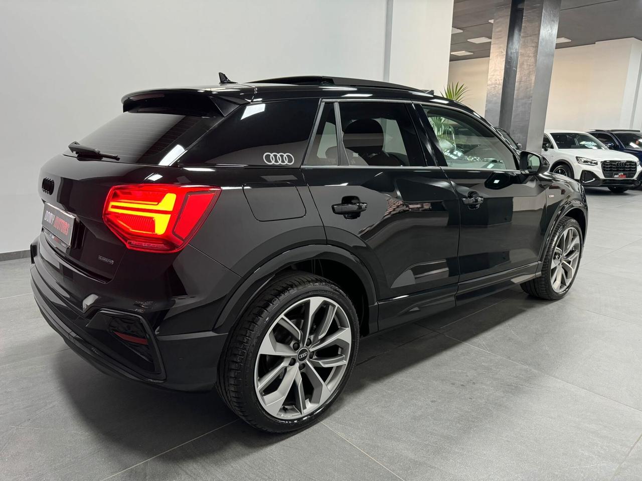 Audi Q2 35 TDI S tronic Identity Black