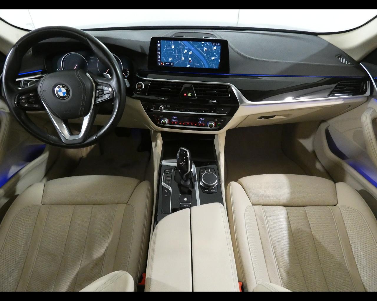 BMW Serie 5(G30/31/F90) - 530d xDrive Touring Luxury