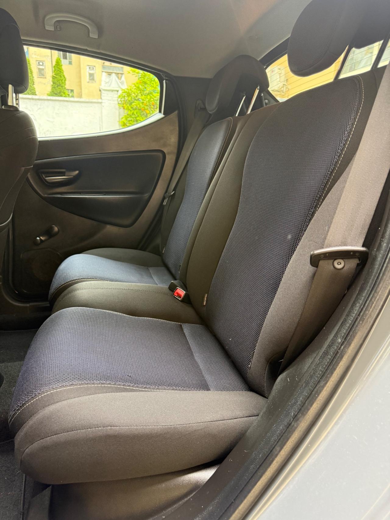 Lancia Ypsilon 5 Porte Ypsilon 1.2 8v GPL S MomoDesign 69cv E6