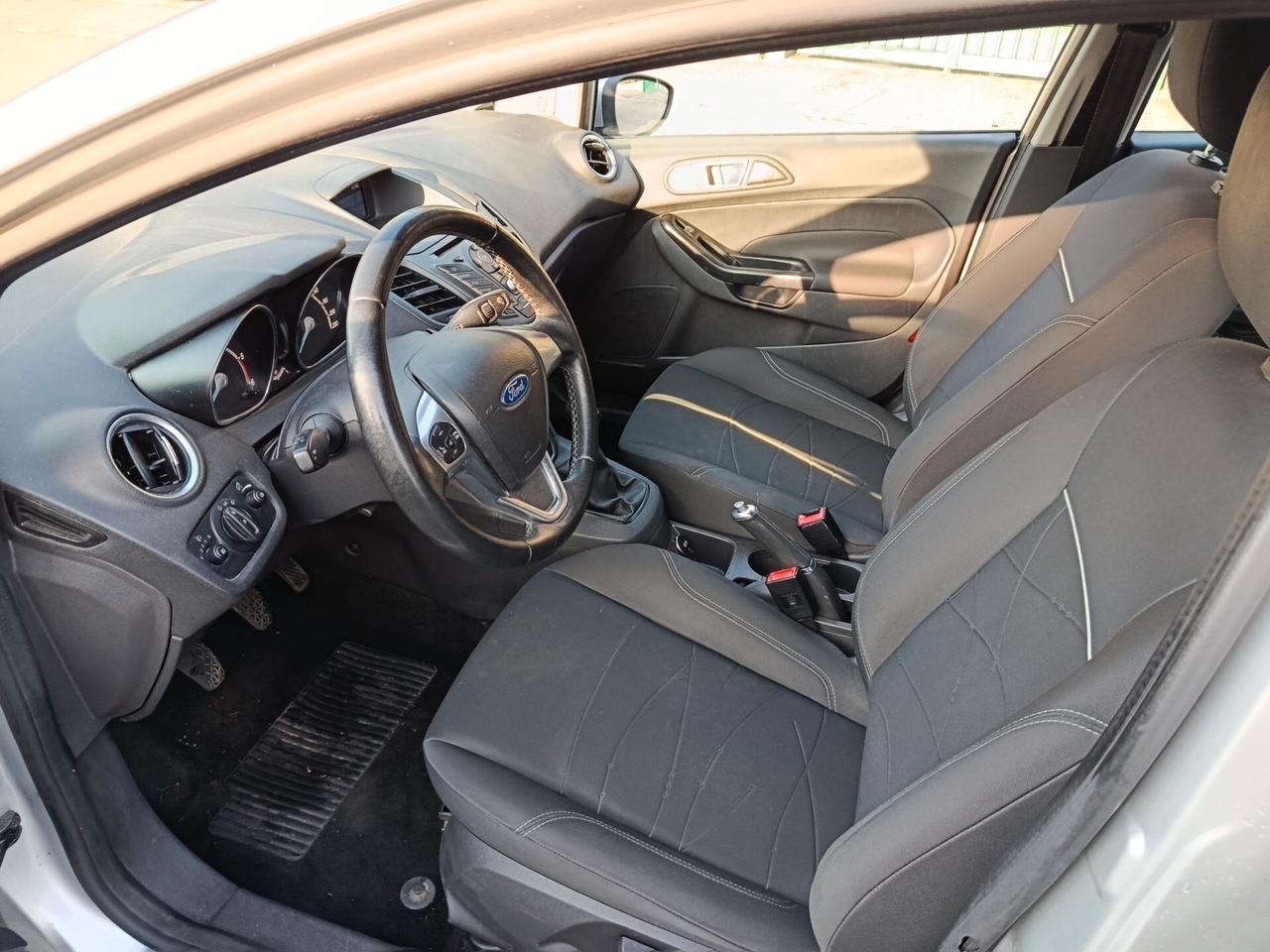 Ford Fiesta 1.5 TDCi 75CV 5 porte Business DOPPIO TRENO PNEUMATICI CON CERCHI