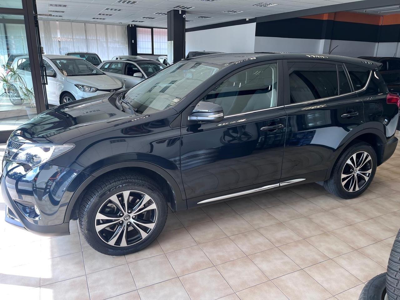 Toyota RAV4 - 2015 2.2 D-CAT 4WD 150cv 129.000 KM