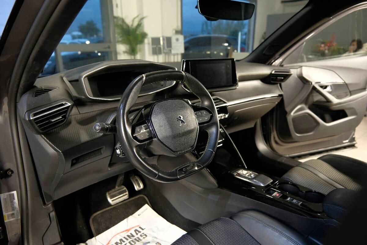 Peugeot 2008 BlueHDi 130 S&S EAT8 GT