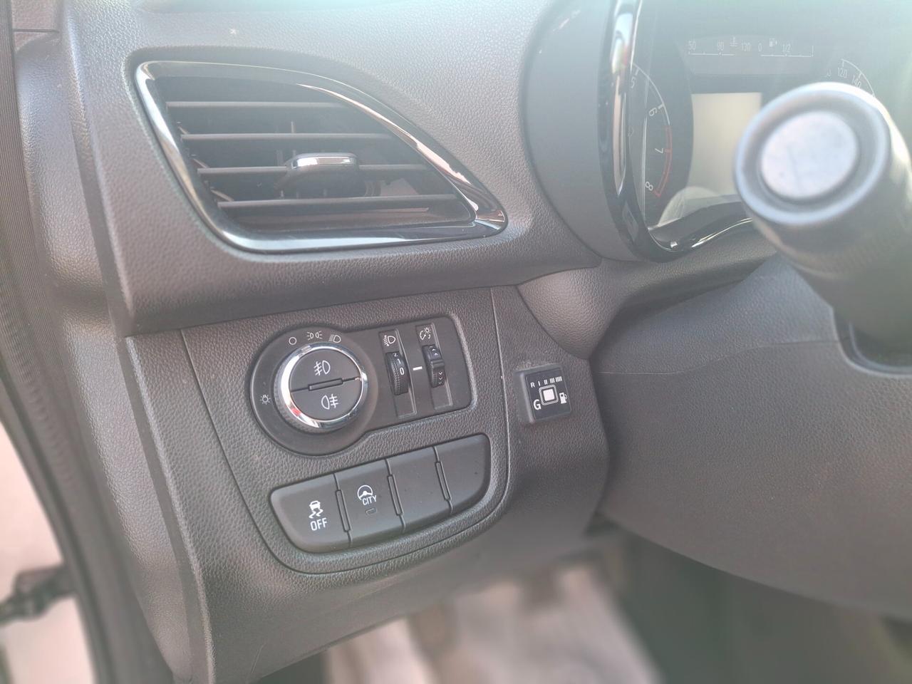 Opel Karl Rocks 1.0 GPL