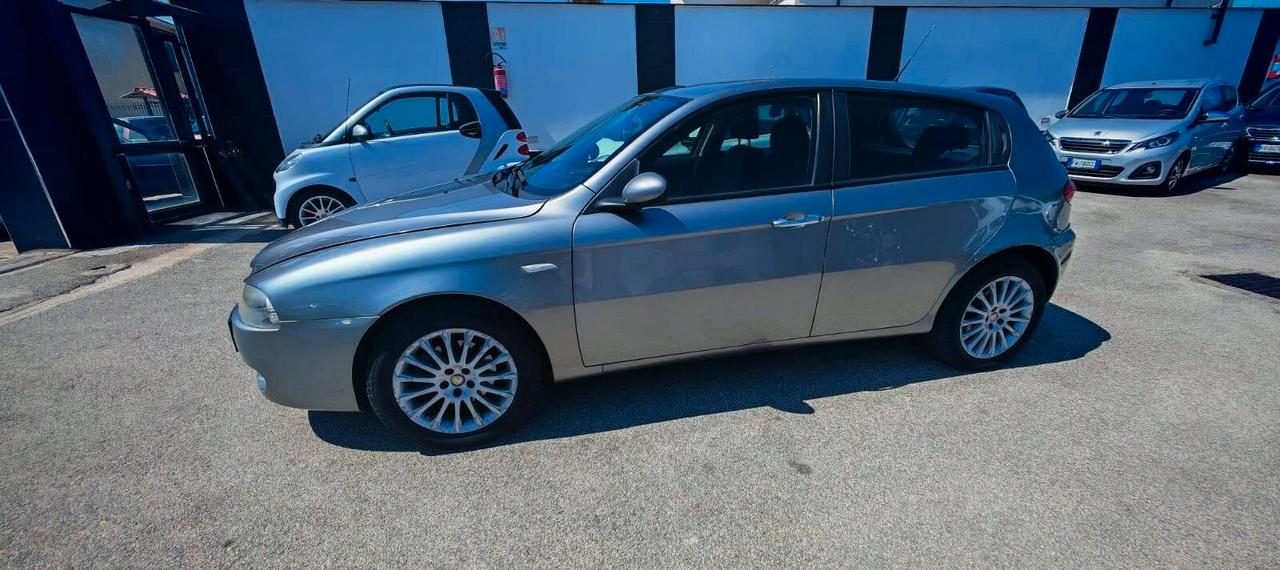Alfa Romeo 147 1.6 16V TS 5 porte Distinctive