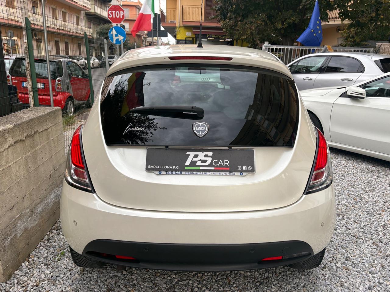 Lancia Ypsilon 1.3 MJT 16V 95 CV 5 porte S&S Silver