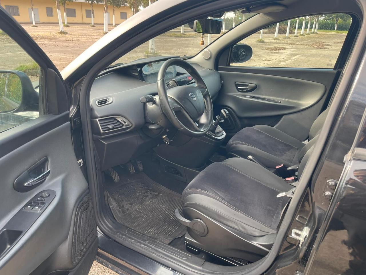 Lancia Ypsilon 1.2 69 CV 5 porte GPL Ecochic Gold