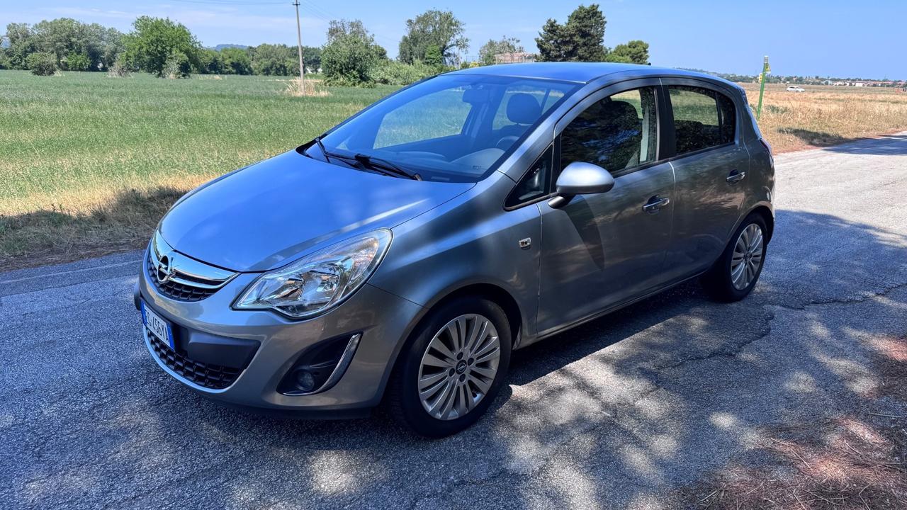 Opel Corsa 1.2 5 porte Club