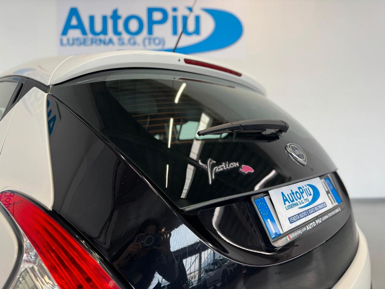 Lancia Ypsilon 0.9 TwinAir 85 CV 5 porte S&S S Momodesign