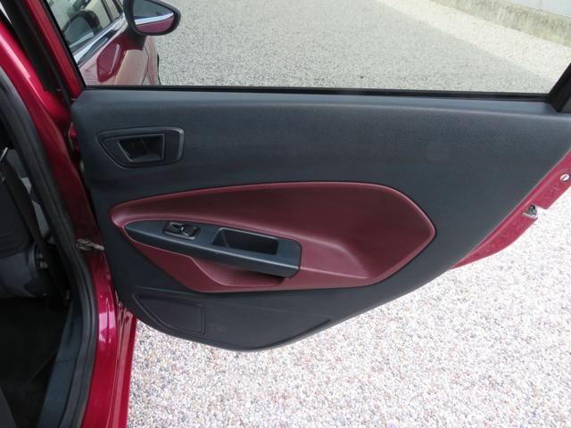 FORD Fiesta 1.4 5 porte Bz.- GPL Titanium