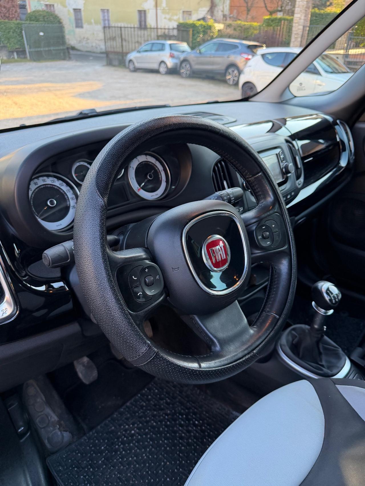 Fiat 500L LIVING LOUNGE KMCERT UNICOPR NEOPAT