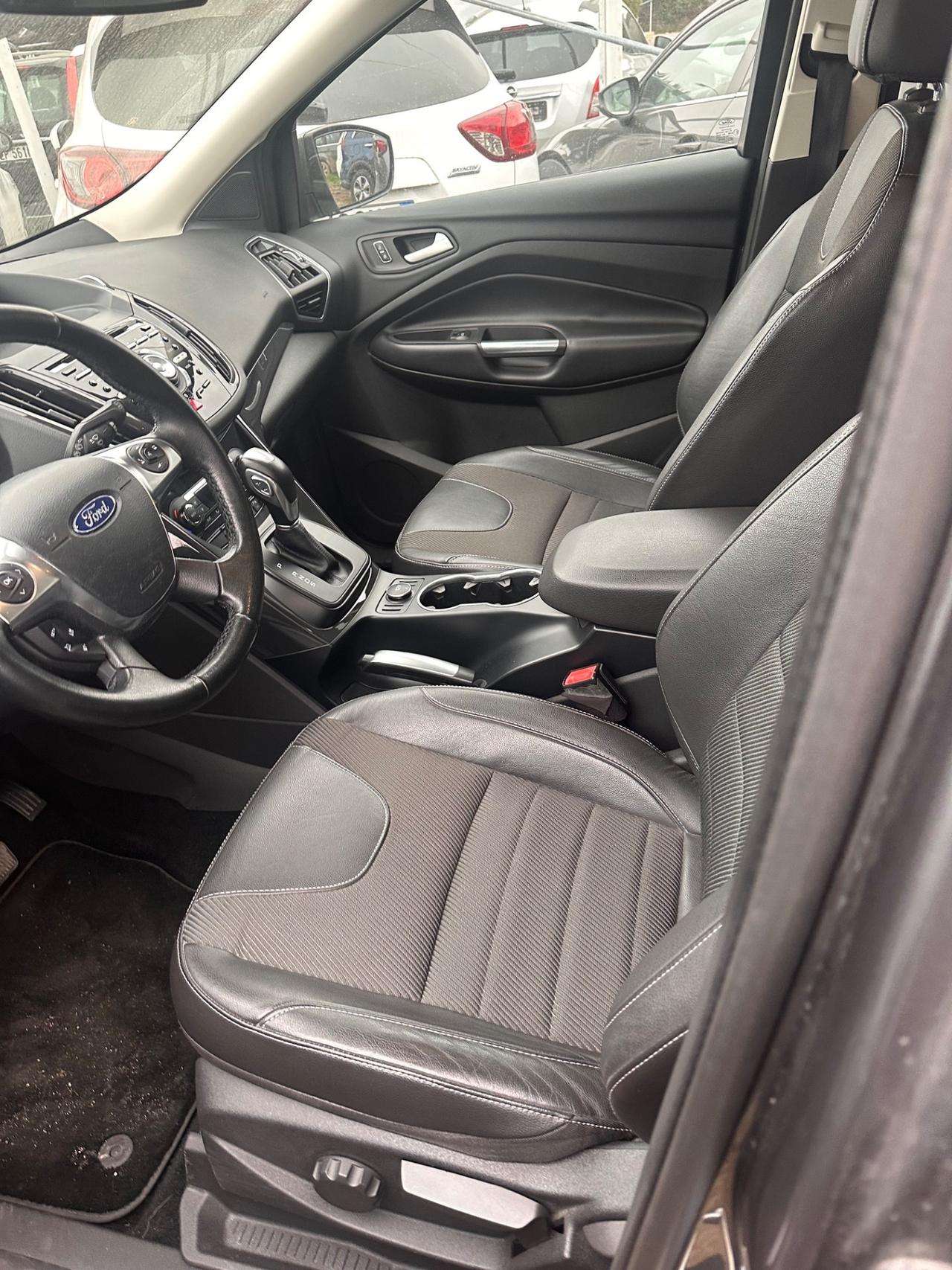 Ford Kuga 2.0 TDCI 140 CV 4WD Powershift Business