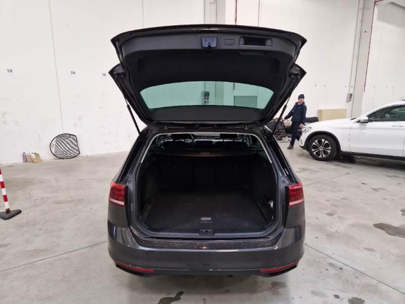 Volkswagen Passat 1.6 TDI SCR BMT Business DSG