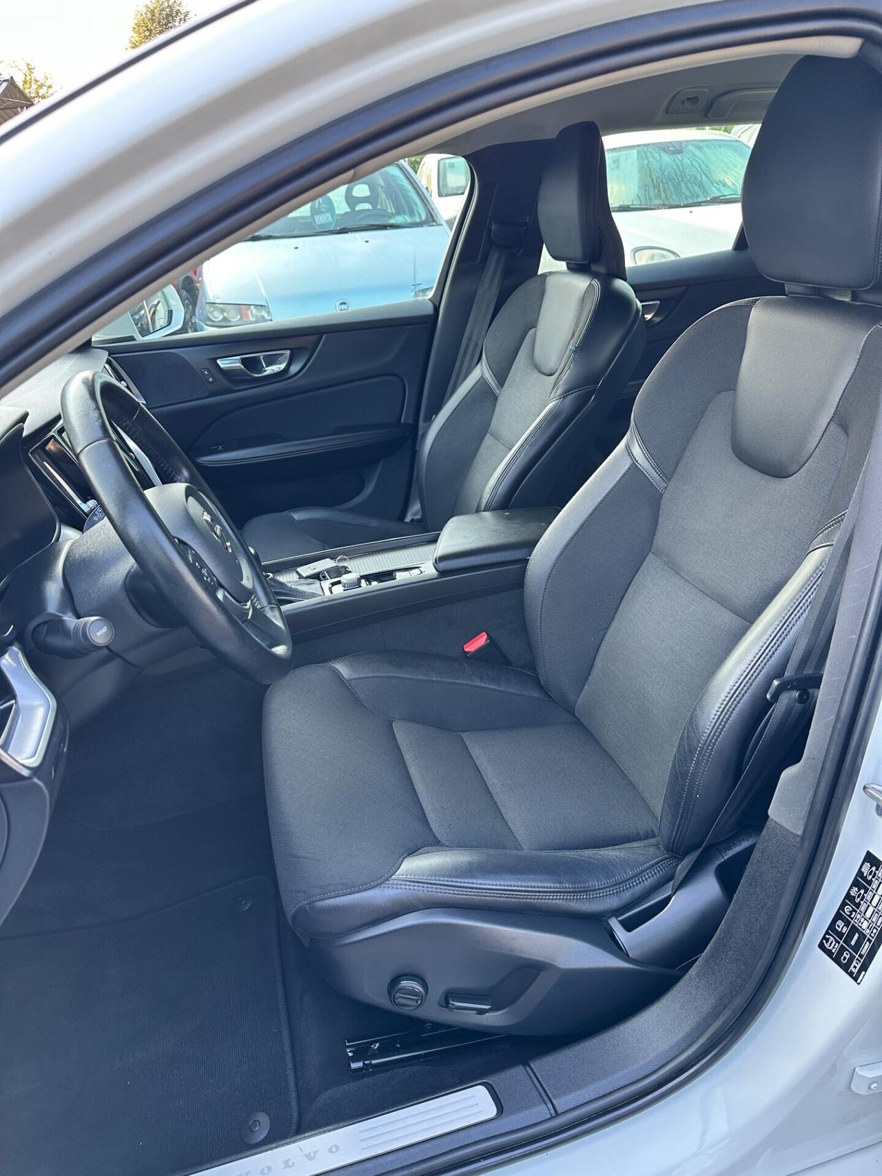 Volvo V60 D4 Geartronic R-design