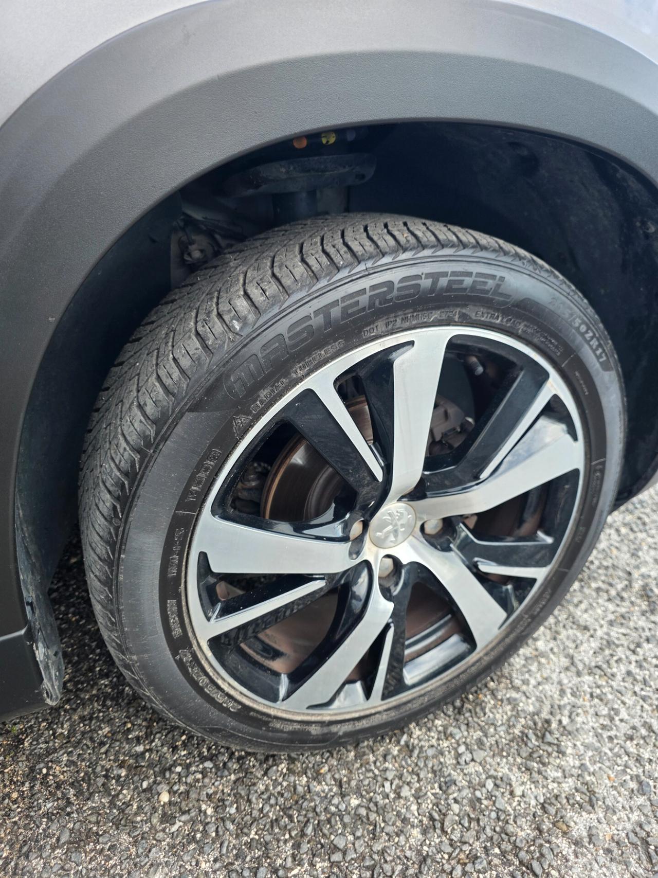 Peugeot 2008 1.6 BlueHDi 100 Allure