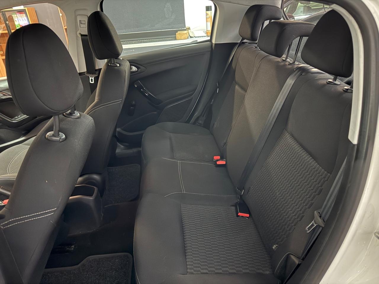 Peugeot 208 PureTech 82 5 porte Allure