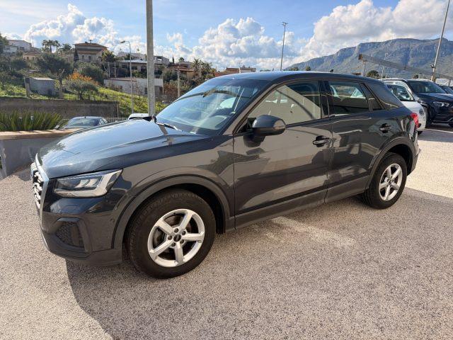 AUDI Q2 30 TDI Business