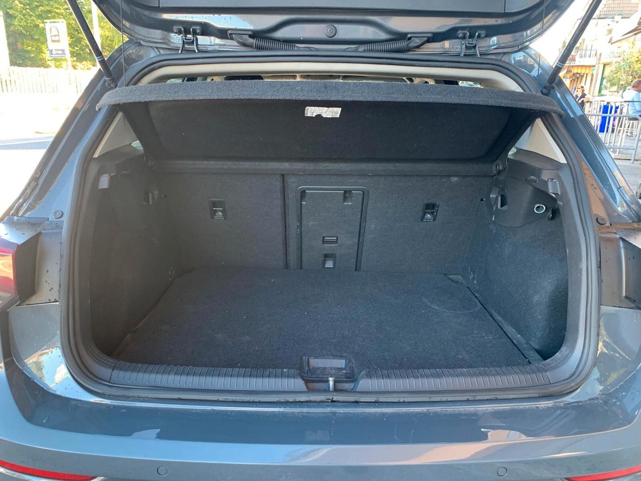 Volkswagen Golf 8 2.0 TDI 115 CV Neopat. Garanzia