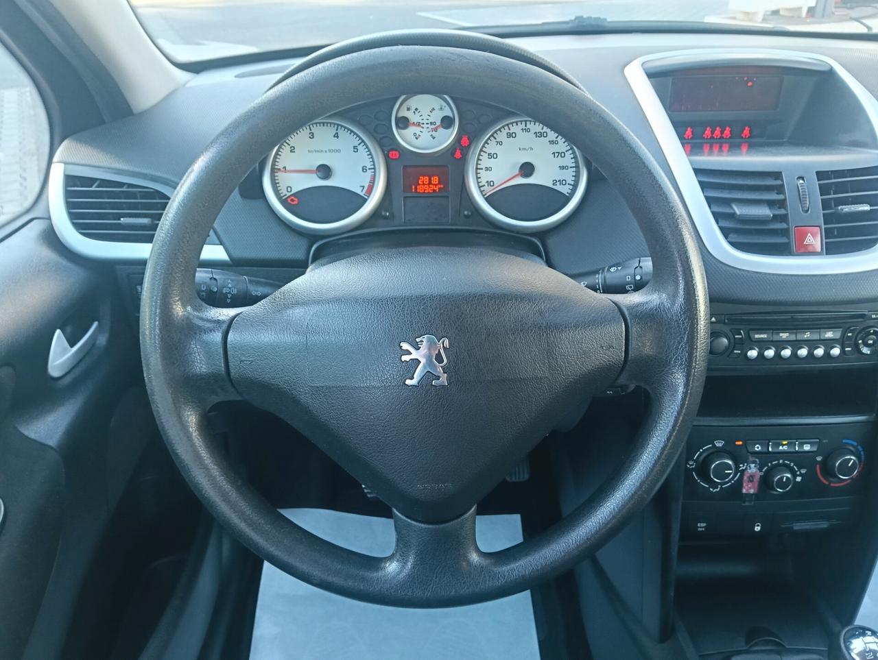 Peugeot 207 1.4 Marciante / Motore da rivedere consumo d'olio