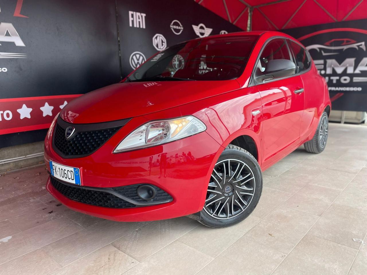 Lancia Ypsilon 1.2 69 CV 5 porte Gold