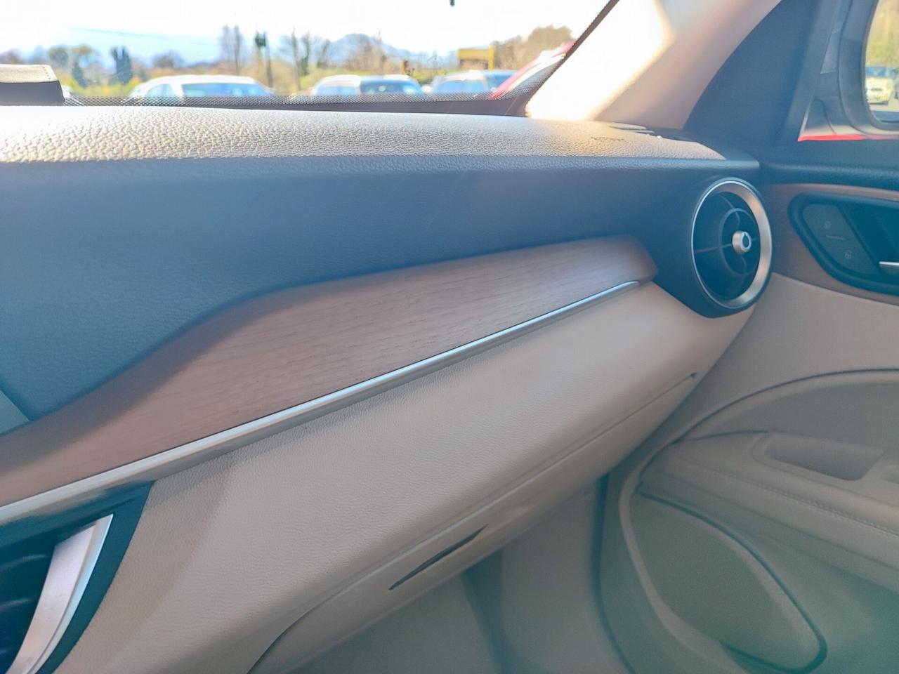 Alfa Romeo Stelvio 2.2 Turbodiesel 180 CV AT8 Q4 Super