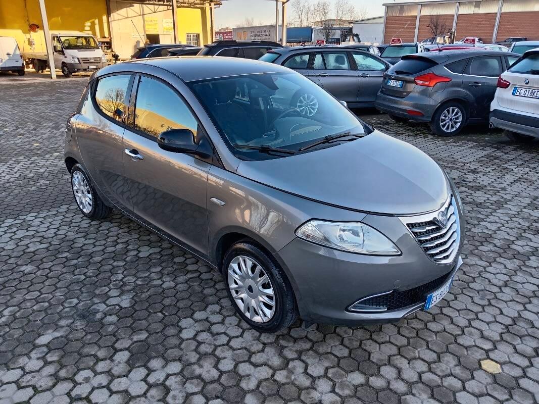 Lancia Ypsilon 1.2 8v Platinum 69cv