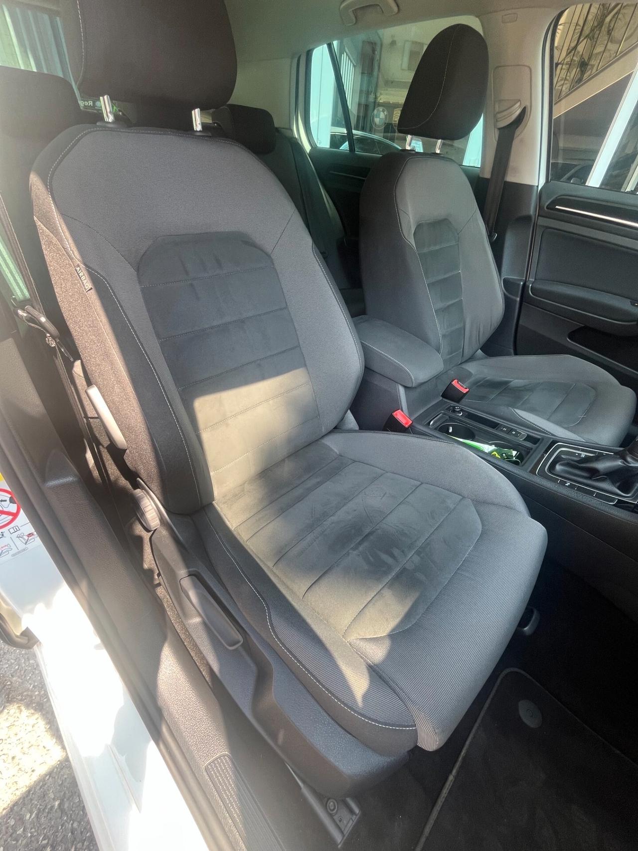VOLKSWAGEN GOLF VII TGI METANO 130CV EXECUTIVE DSG NAVI ALCANTARA SENSORI DI PARCHEGGIO ANTERIORI POSTERIORI CERCHI IN LEGA OK NEOPATENTATI - CON € 25 percorrenza KM 460 - GARANZIA 12 MESI -