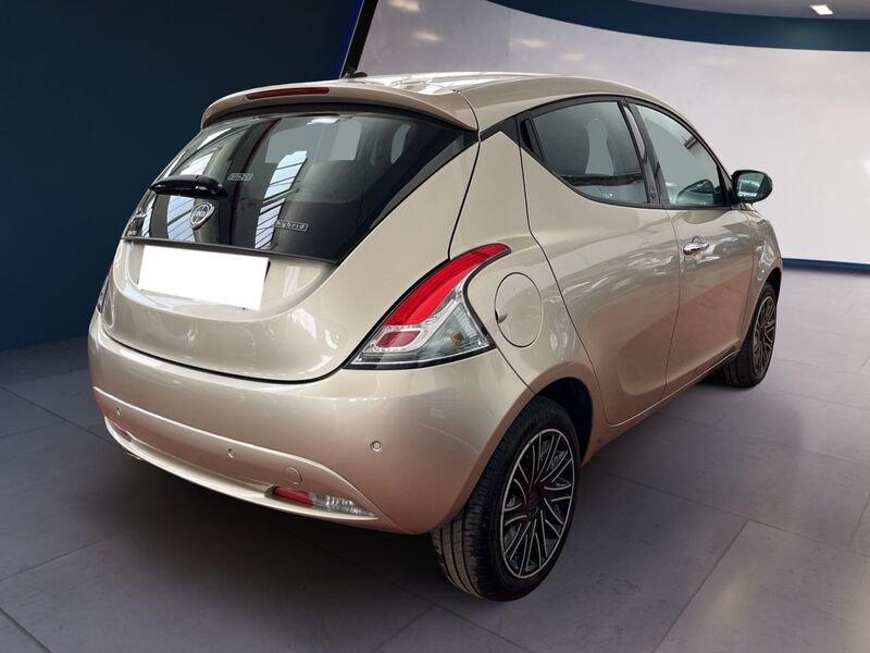 Lancia Ypsilon III 2015 1.0 hybrid Gold s&s 70cv