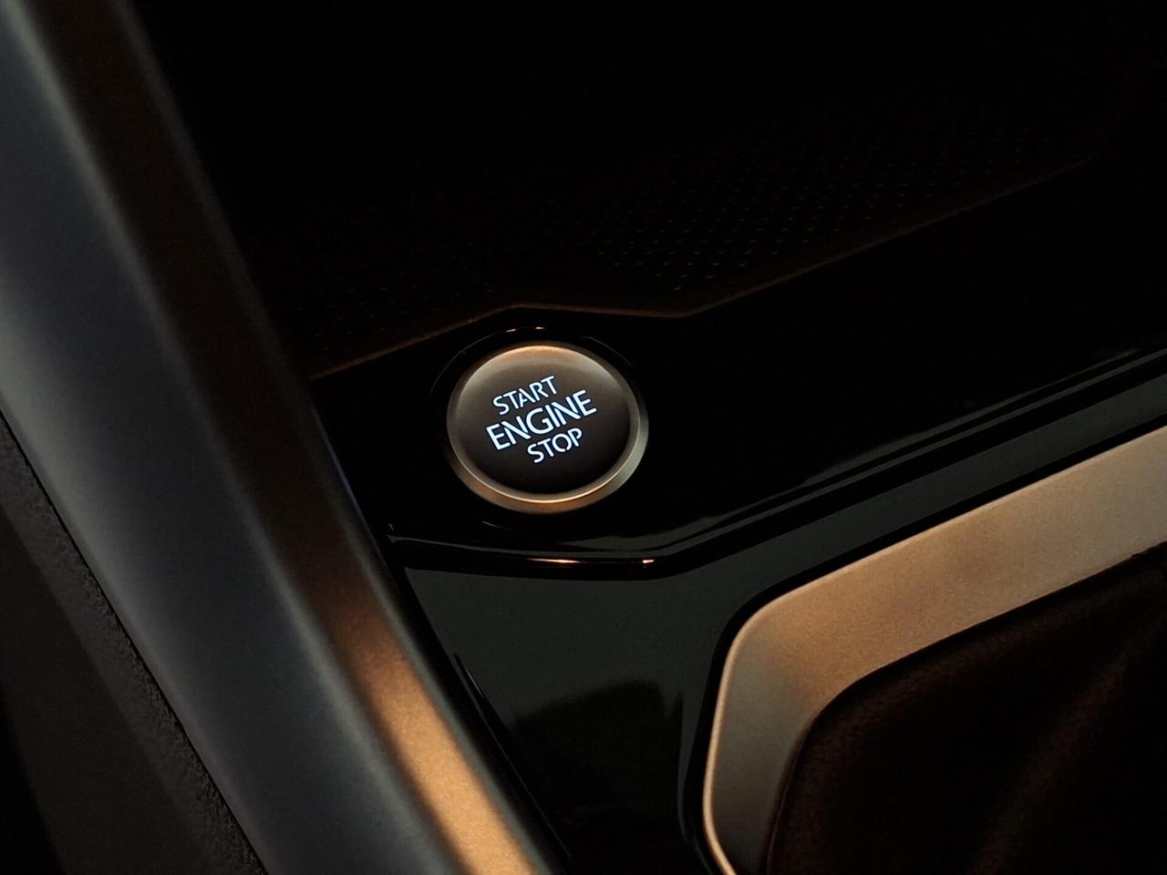 Volkswagen T-Roc 1500 TSI ACT 150CV Sport Km.0