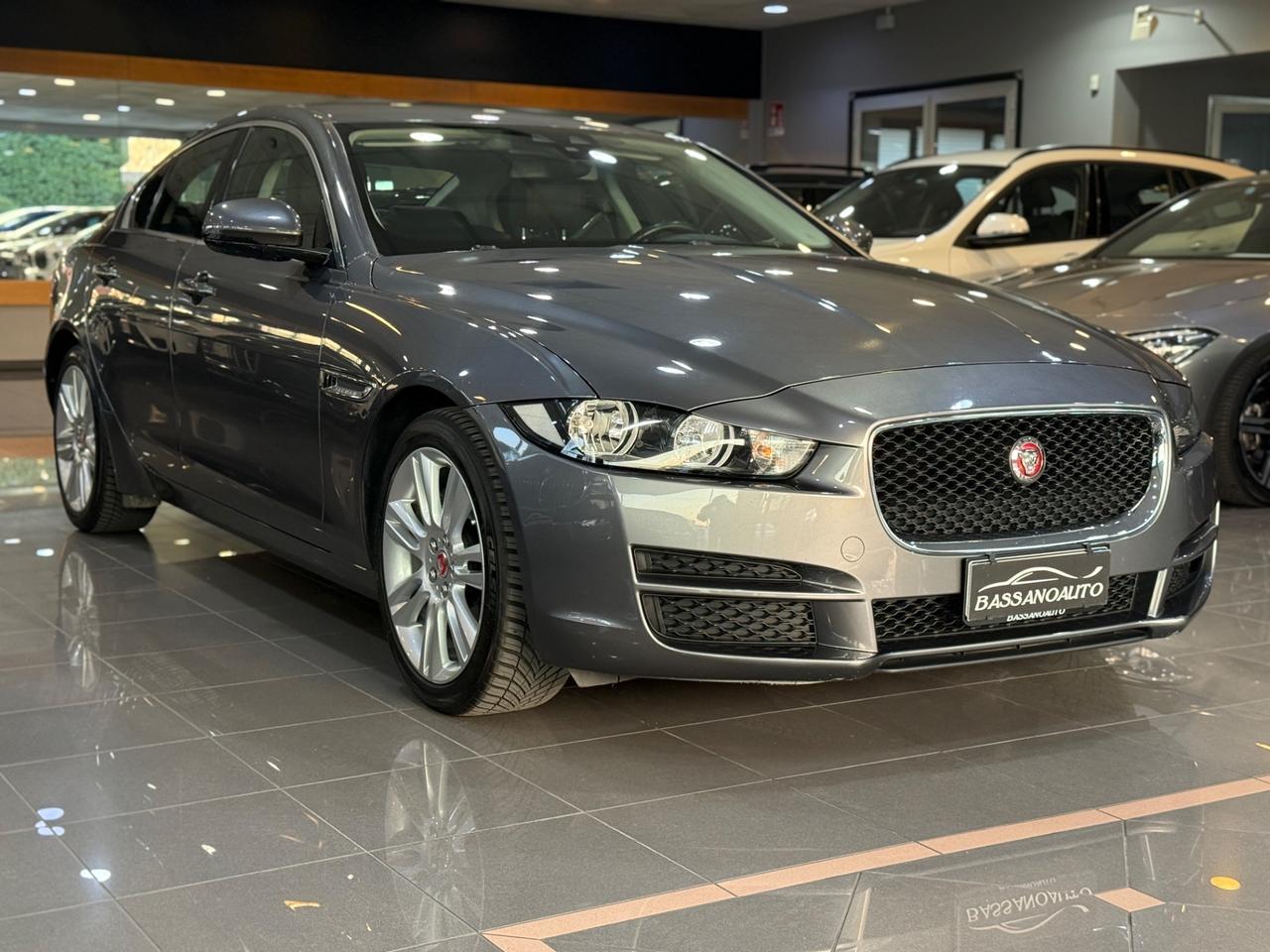 Jaguar XE 2.0 D Turbo 180CV aut. Pure Business Edition