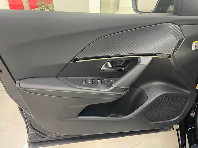 Peugeot 2008 PureTech 130 CV S&S EAT8 GT