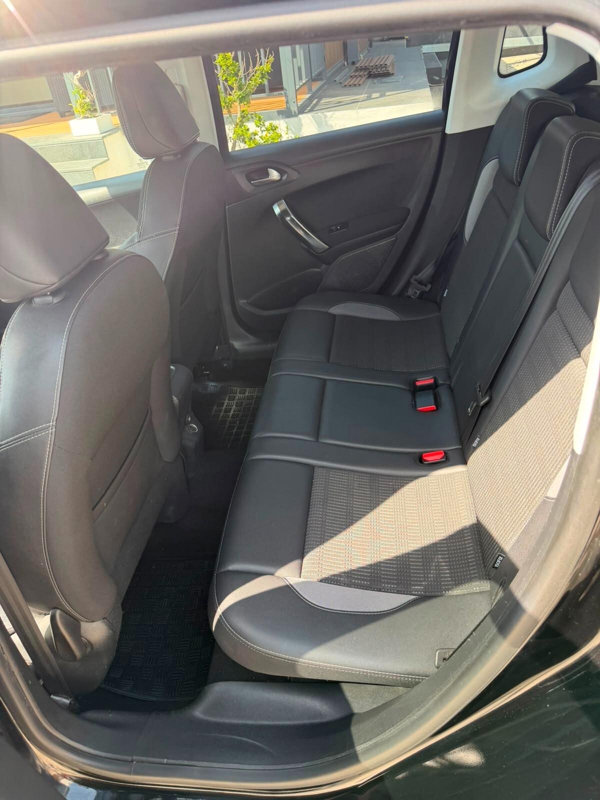Peugeot 2008 BlueHDi 100 Allure