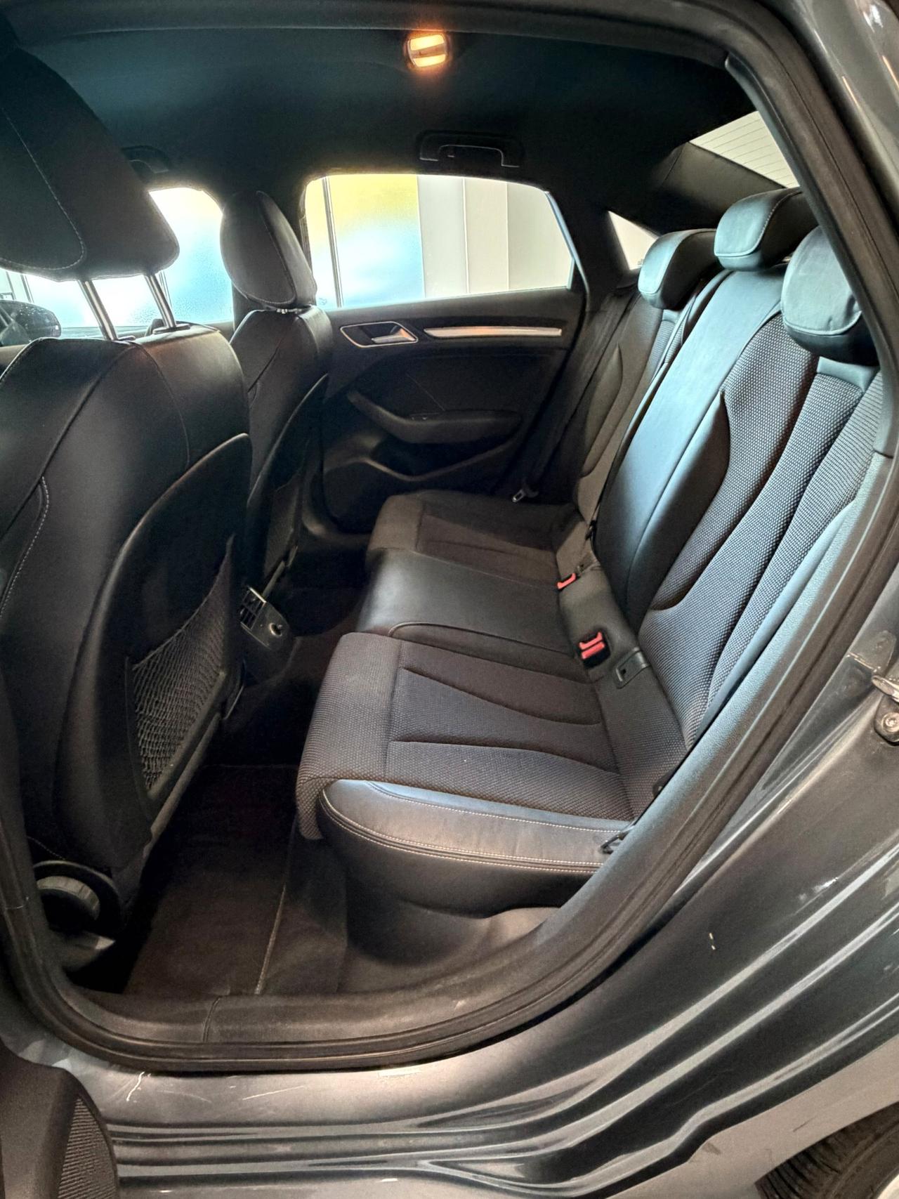 Audi A3 Sedan 35 TDI S tronic line edition