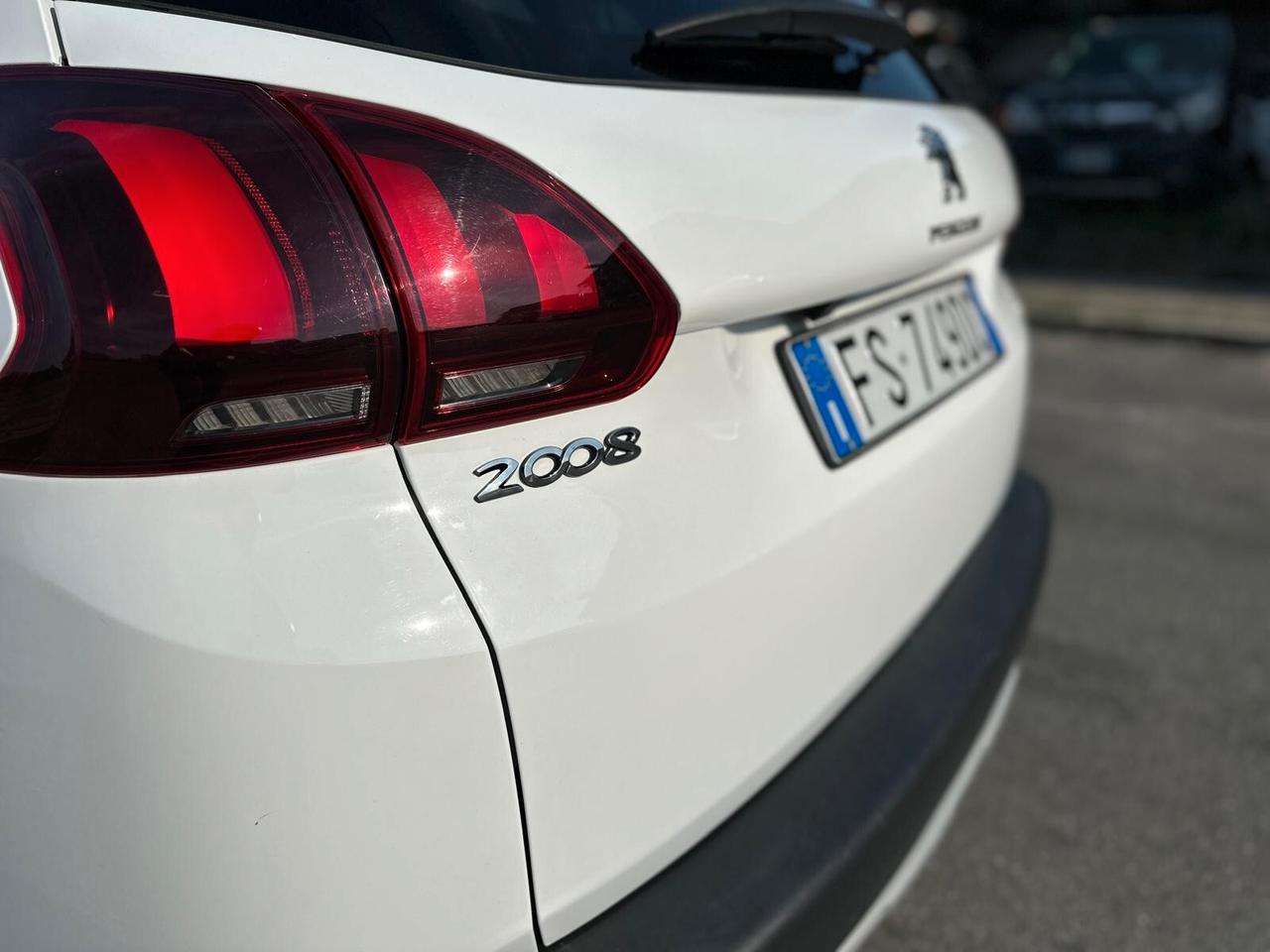 Peugeot 2008 PureTech Turbo 110 S&S Black Matt